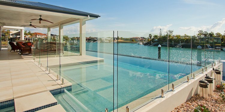 Cost of Glass Pool Fencing | ServiceSeeking Price Guides